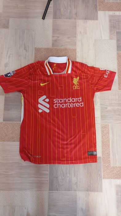 Футбольна форма Ліверпуль
