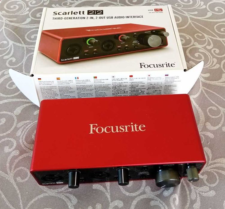 Interface de áudio Focusrite Scarlett 2i2 3rd Gen como nova