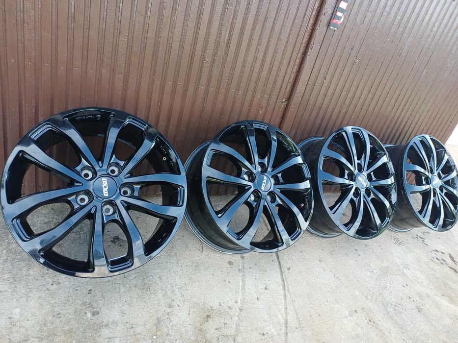 Felgi OXXO Hyperion BLACK 17 7J ET56 5x120 BUS