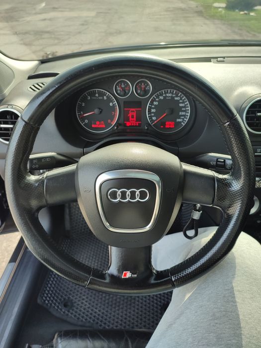 Audi A3 8 (P) Sportbаck 1.6 MPI Avtomat