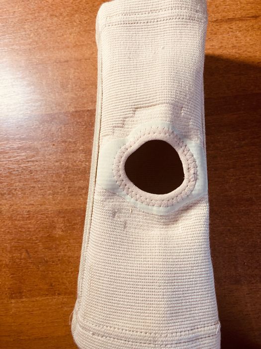 Еластичний наколінник з боковими вставками Orliman TN-211