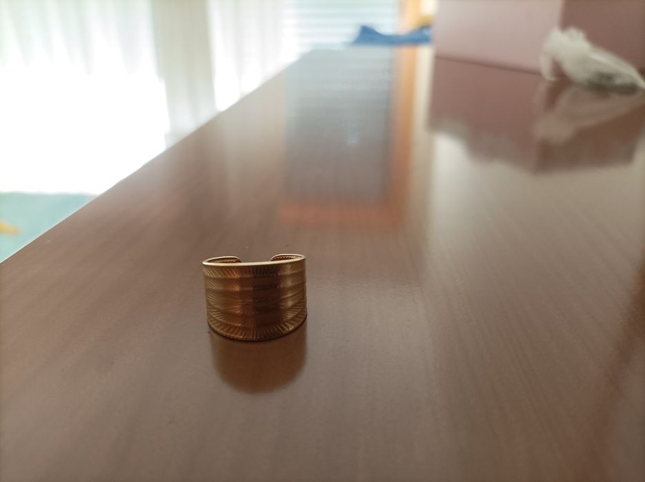 Anel dourado ajustável