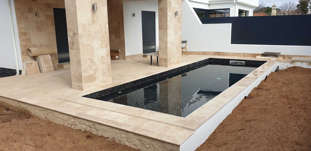 Bordadura de Piscina - Travertino Marmore Antiderrapante