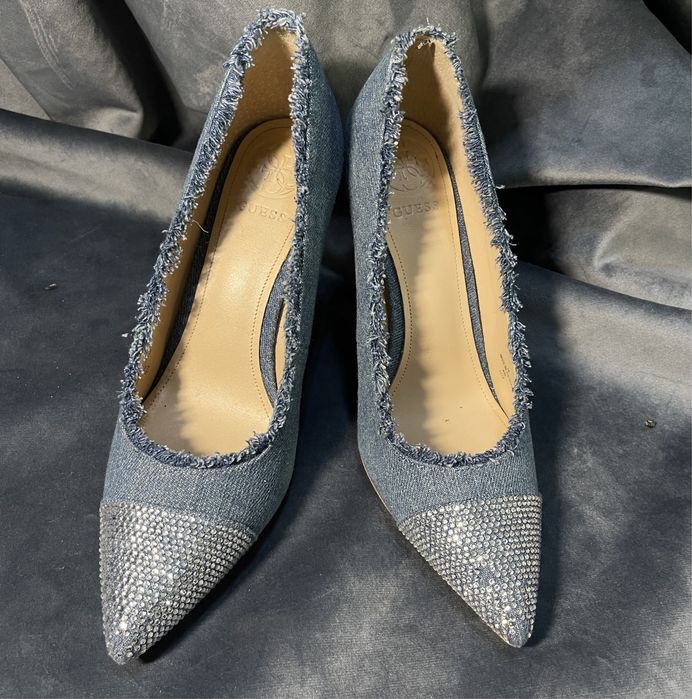 Szpilki Guess rozmiar 36