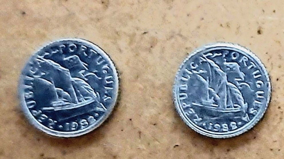 4 unid Mini Moedas portuguesas miniaturas 1982