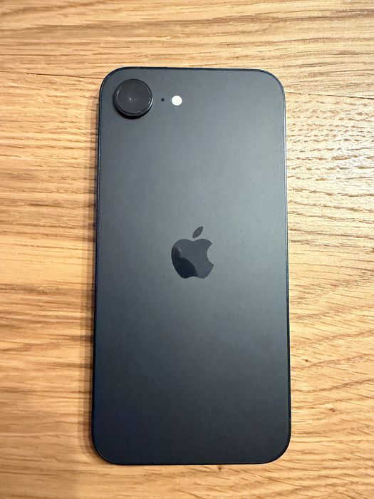 Iphone 16e - marzec 2026