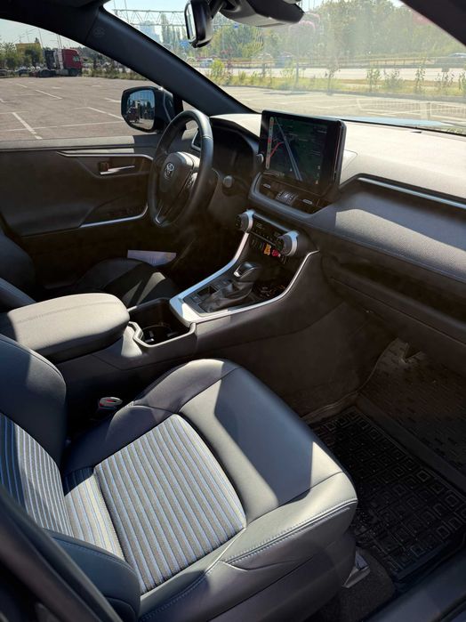 Toyota Rav 4 (Hybrid) Style