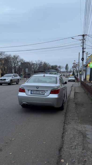 Продаю BMW E60 3.0 бенз 2009 автомат