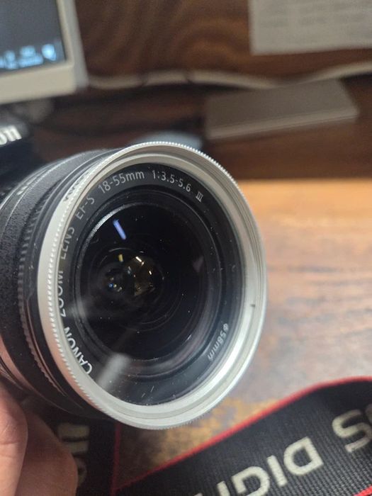 Canon EOS 1100D Objetiva 18-55mm II Bolsa Lowepro