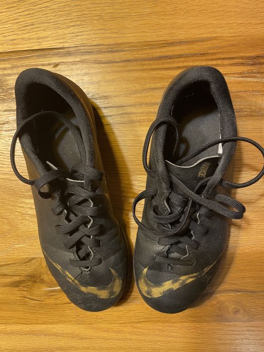 Buty piłkarskie Nike Mercurial rozm. 33 hala
