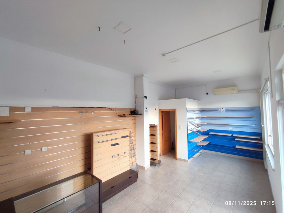 Espaço Comercial para Arrendamento – Vale da Pedra, Cartaxo
