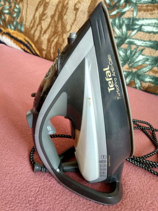 Праска Tefal TurboPro Anti-Calc FV 5655 Режим Turbo Boost Підошва з функцією самоочищення Durilium AirGlide AutoClean рабочий Утюг с паром