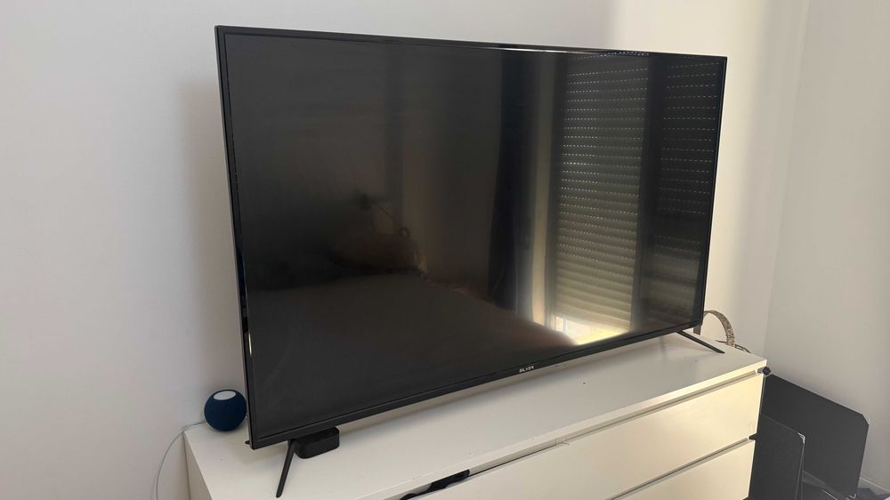 Smart TV Silver 65" IP-LE409213
