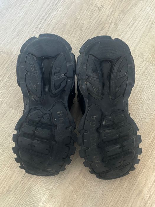 Balenciaga track