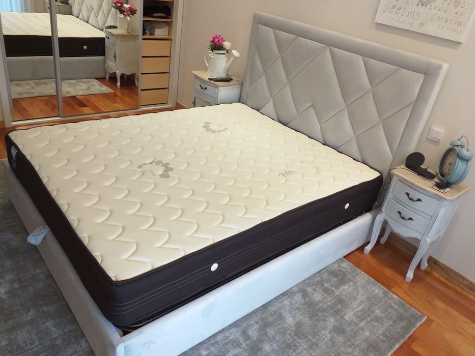 Cama Casal Estofada a Tecido Lavável