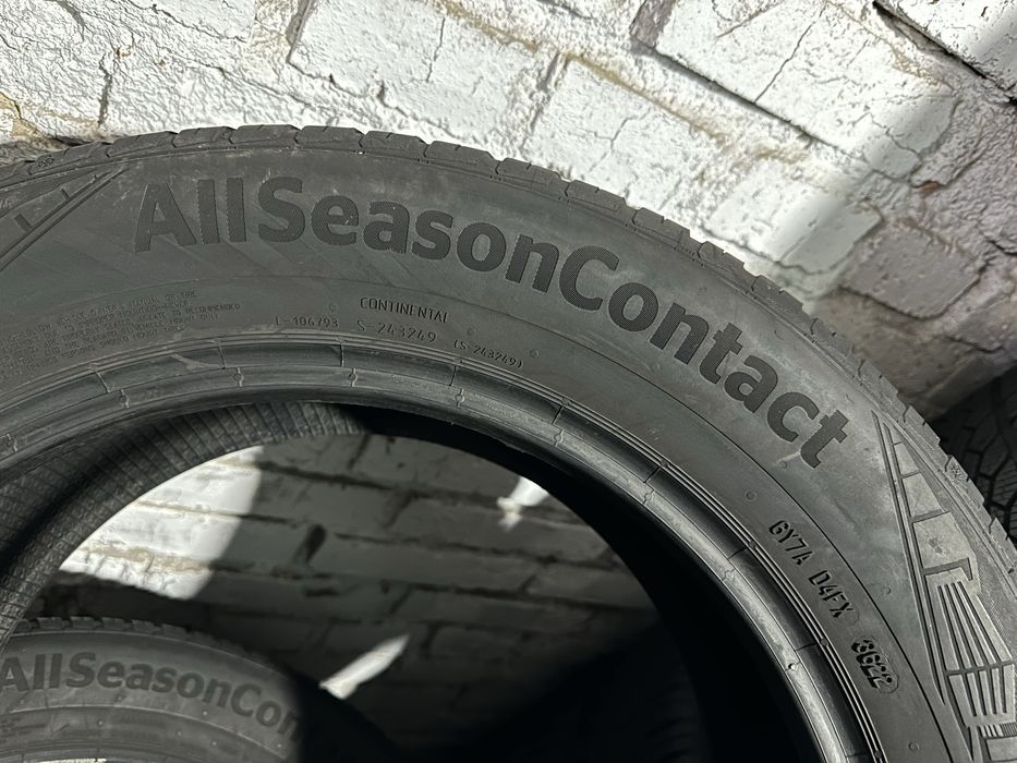 235/55 R17 Continental AllSeasonContact /4шт./всесезон/