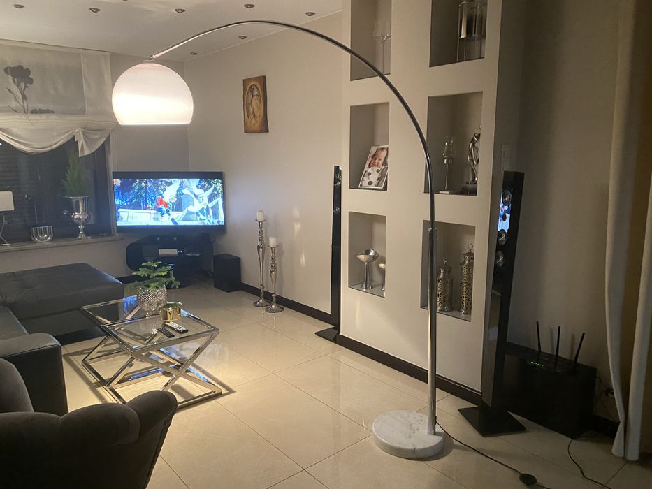 Lampa  z kamienną podstawą