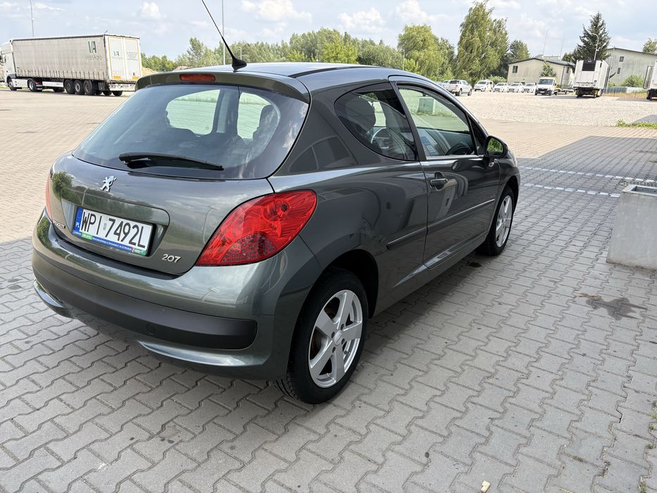 Peugeot 207 1.4 benzyna 2009r klima