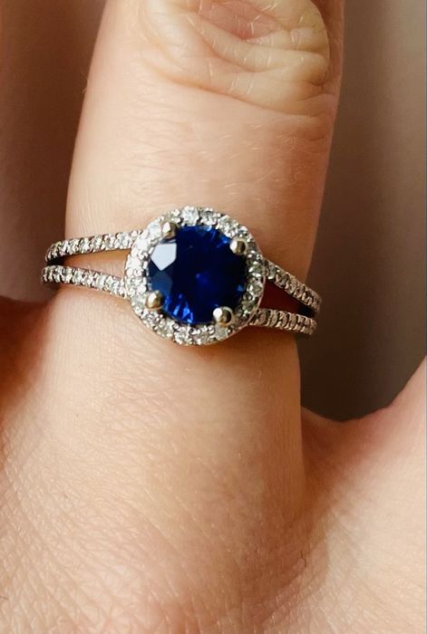 Przepiękny pierścionek, białe złoto 585, szafir, brylanty, rozm. 11