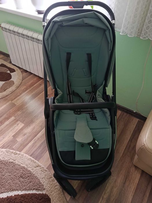 Класна дитяча коляска