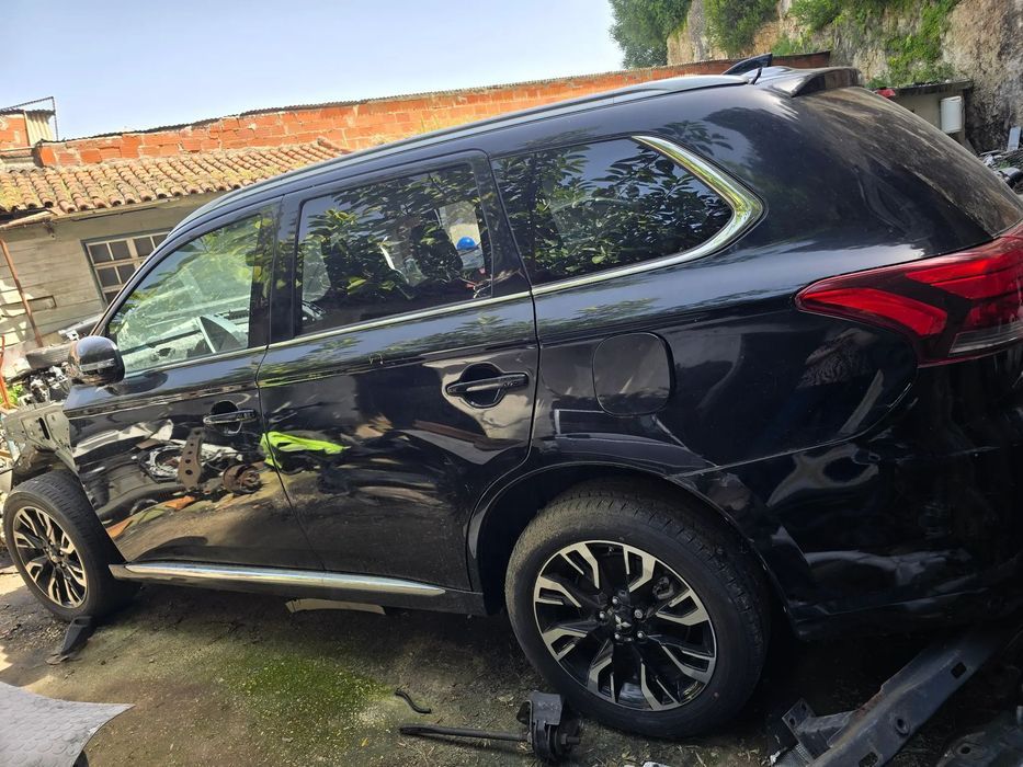 Mitsubishi Outlander  2018 - venda de peças usadas