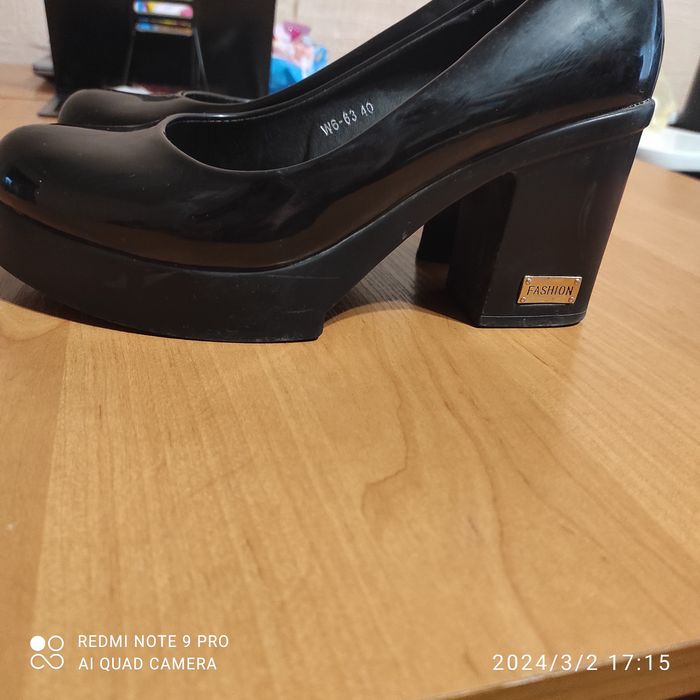 Продам жіночі туфлі