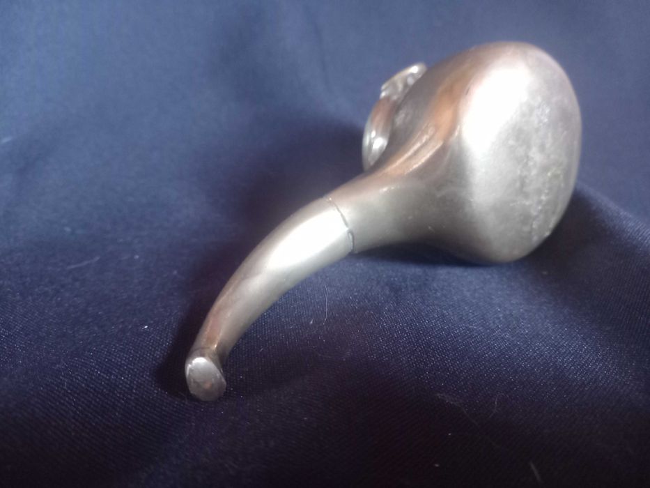 Cinzeiro em forma de cachimbo