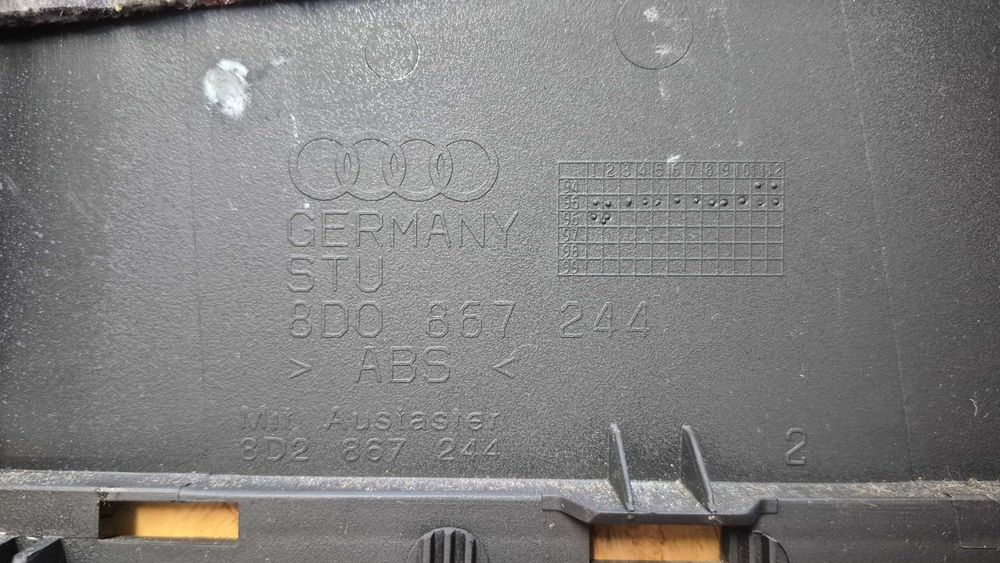 AUDI A4 B5 (8D)- Pilares B INFERIORES  1995 até 2001 - Cor: PRETOS