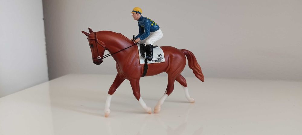 Breyer stablemates Hands Down