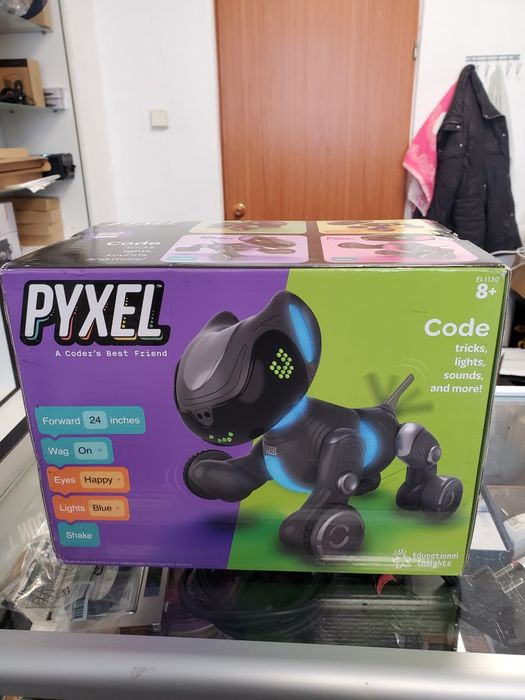 Піксель щеня робот з можливістю програмувати.