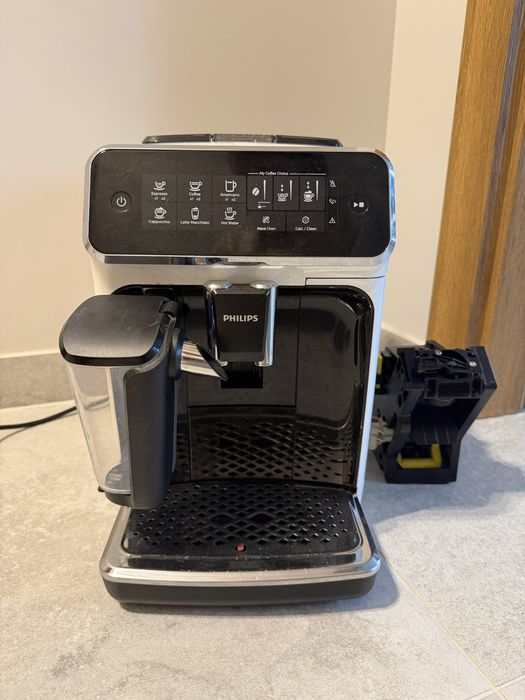 Ekspres Phillips LatteGo 3200 EP3243