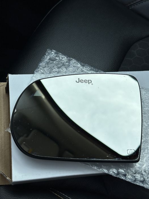Дзеркальний елемент Jeep Compass 2017-2021 ліве. Оригінал