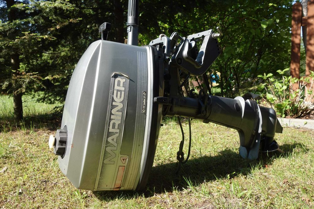 silnik spalinowy dwusuwowy marki Mariner 4