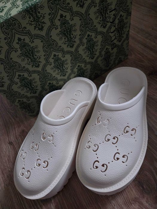 Klapki Gucci R.37