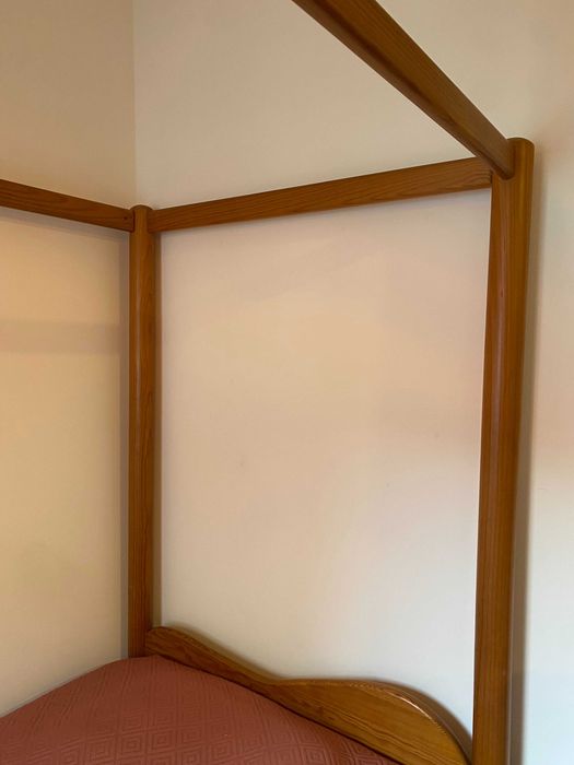 Cama de Dossel solteiro em madeira maciça