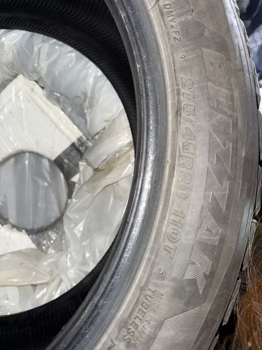 Продам шини Bridgestone blizak  275/45/r20
