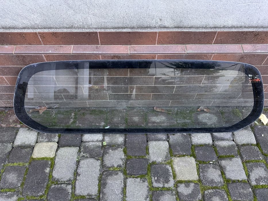 Заднє скло Mitsubishi L300 (Delica)