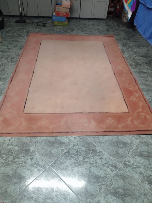 Carpete tons beje e rosa claro