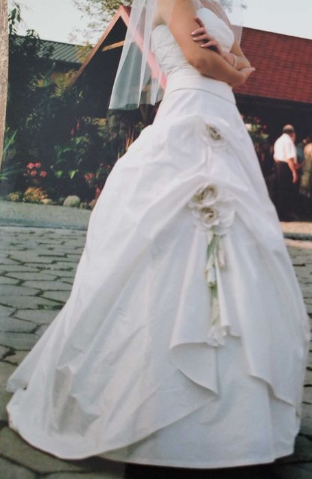 Suknia ślubna z salonu Margarett.  Sprzedaż za 10% ceny zakupu.