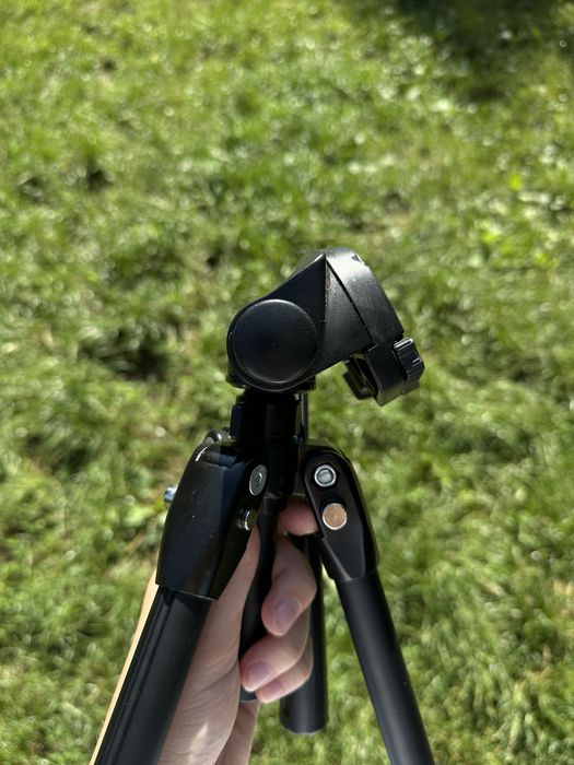 Штатив для камери