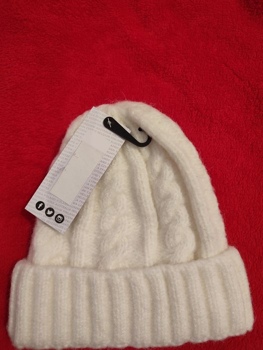 Шапка Boohoo . Нова