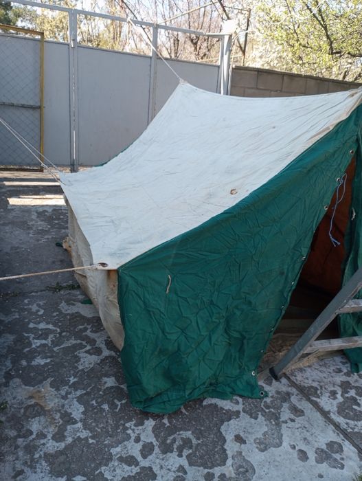 Туристическая палатка