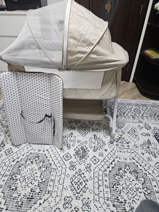 Ліжечко складне дитяче.