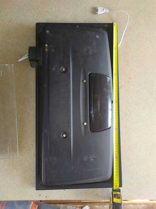 Аквариум . Крышки для аквариумов с лампами освещения. Фигурки.