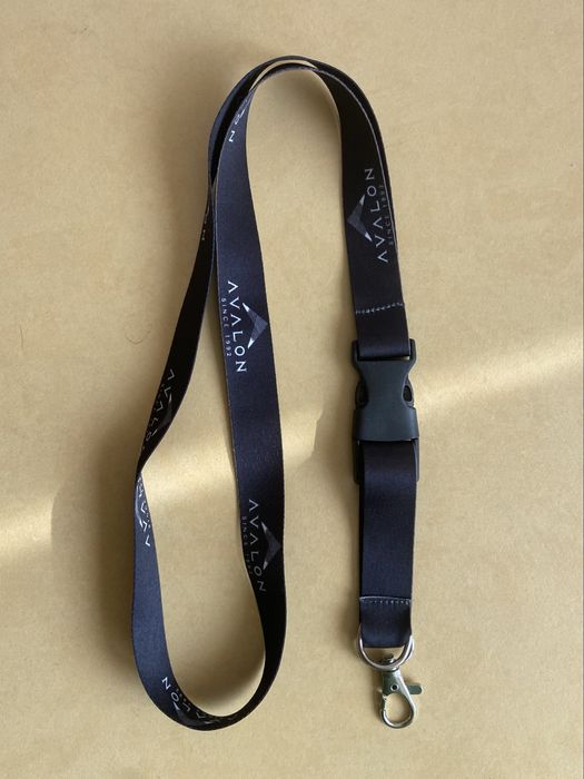 Ремешек шнурок на шею для ключей телефона бейджа