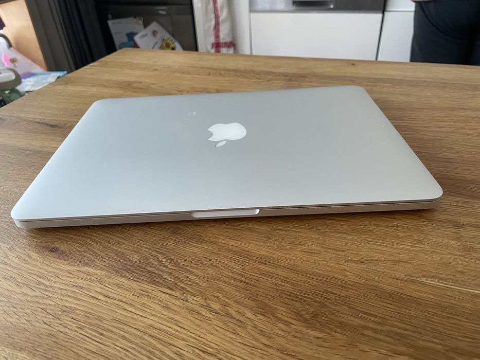 Zadbany apple MacBook Pro 13” retina ssd 250GB  sequoia