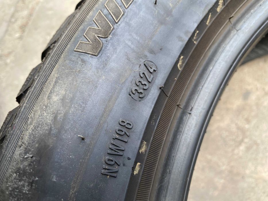 205/55R17 Cztery używane opony zimowe Pirelli