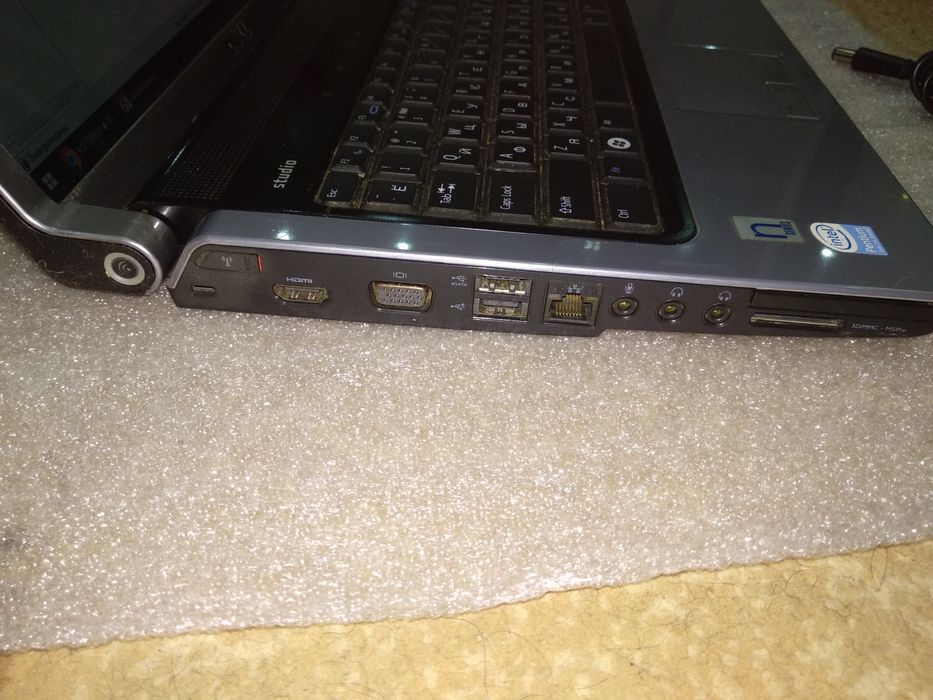 Ноутбук DELL studio 1537