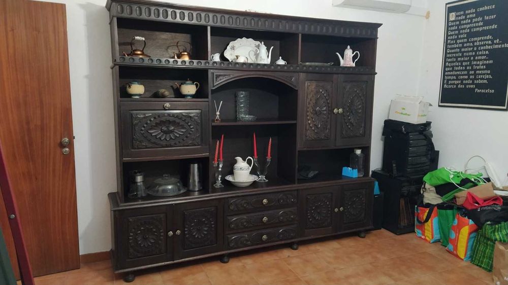 Móvel de sala em bom estado.