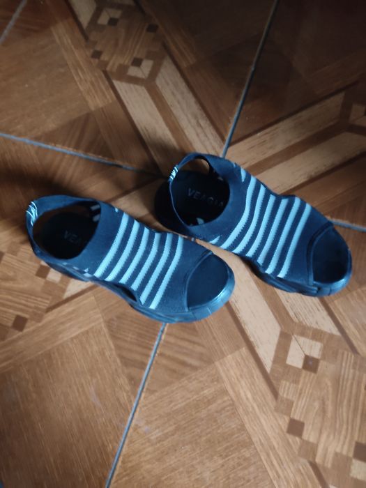 Летняя легкая обувь, очень удобная